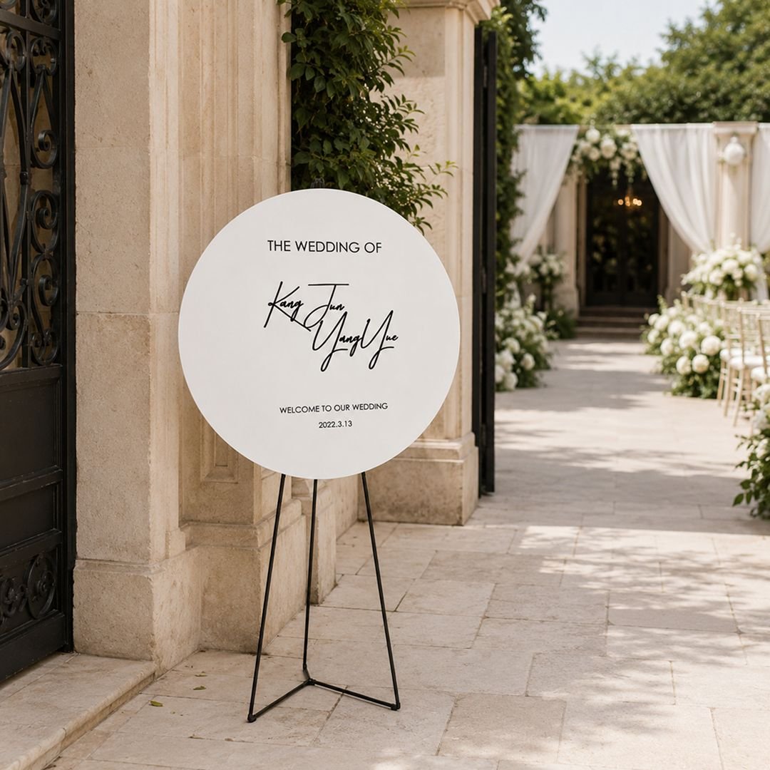 Round Minimal White Welcome Sign on Tripod Event Board – 1 Piece - Image 3