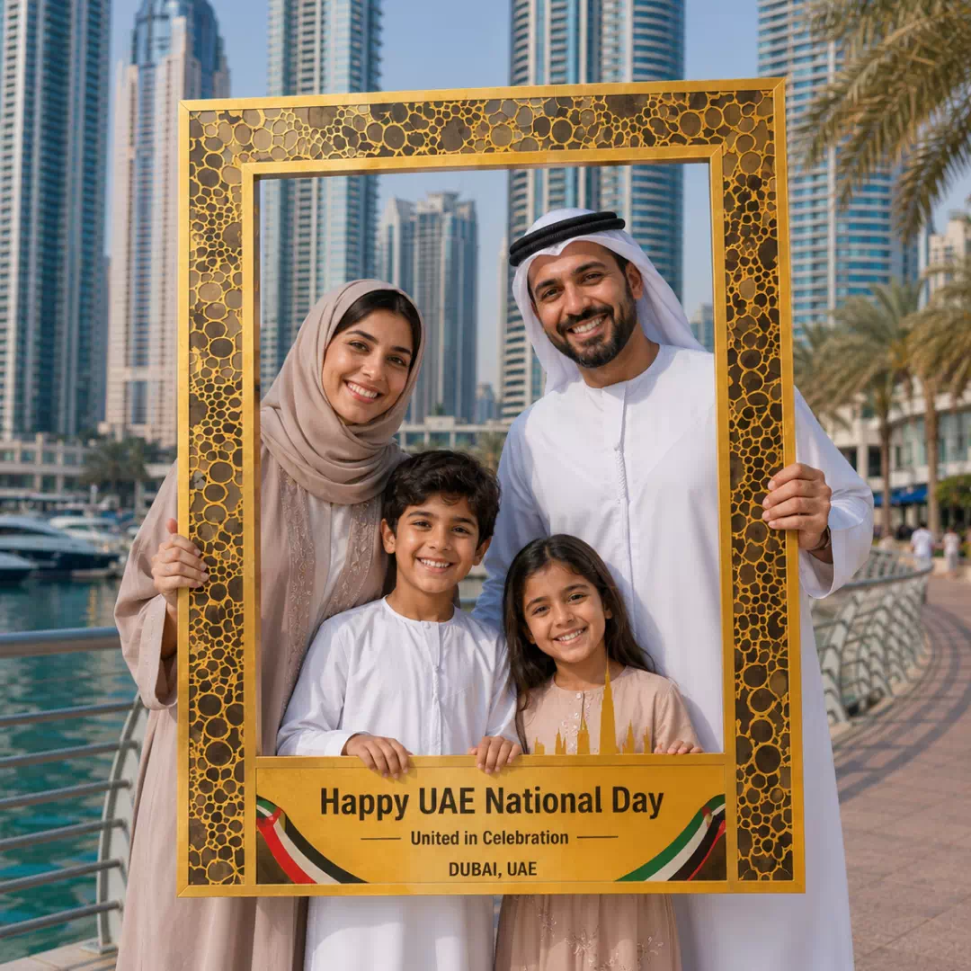 Dubai Frame Landmark-Inspired Golden UAE National Day Handheld Selfie Frame - Image 4